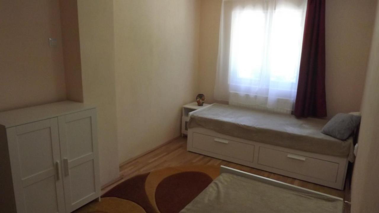 Casa De Oaspeti Boga Pietroasa  Eksteriør billede