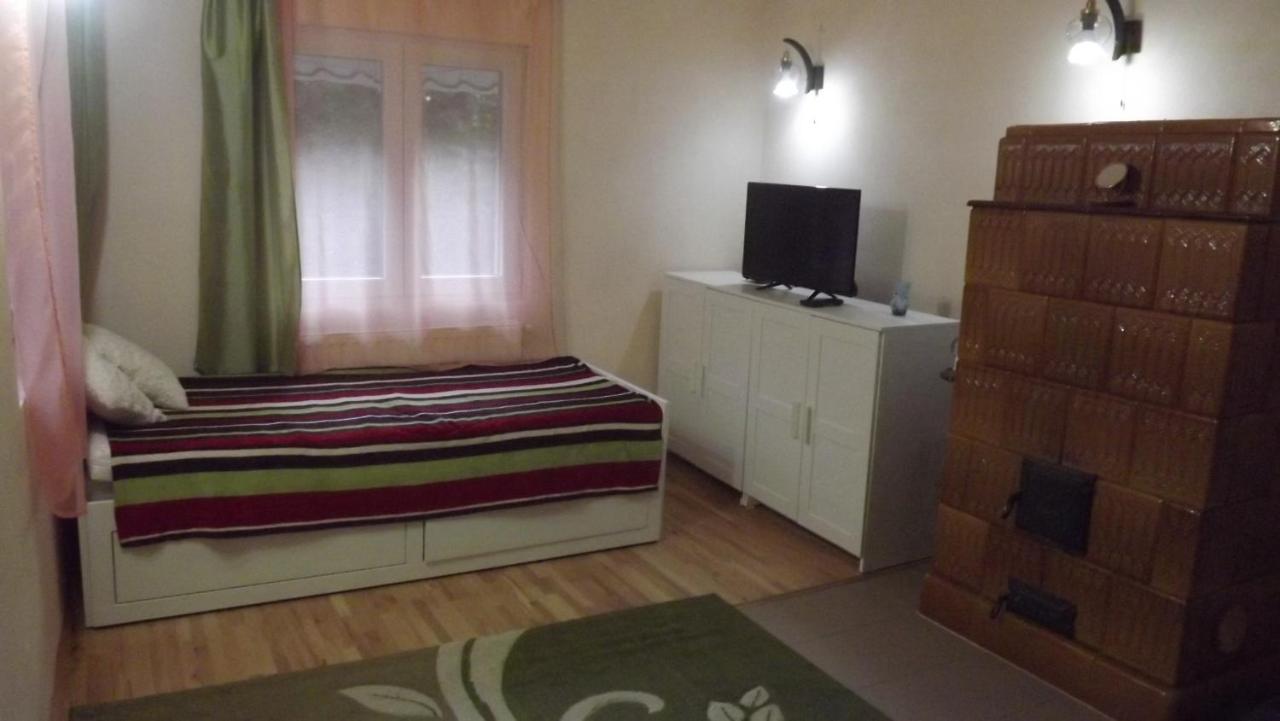 Casa De Oaspeti Boga Pietroasa  Eksteriør billede